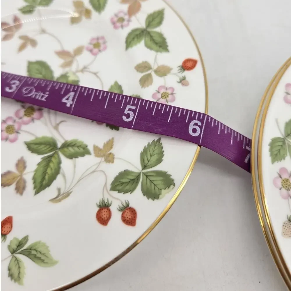 4 Wedgewood Wild Strawberry Bone China Dinner Plates R 4406 6 in / 15 cm